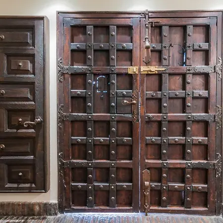 Authentic Andalucia فيلة